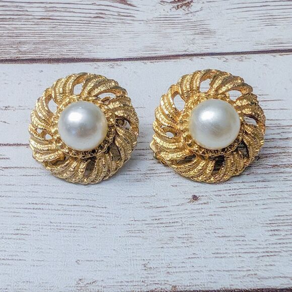 Vintage Jewelry - Vintage Clip On Earrings - Faux Pearl with Statement Gold Tone Halo 7/8"